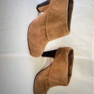 Steve Madden Women’s P Jan Suede Leather Fold over Clog Mule bootie